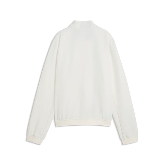 Ladies Softshell Jacket For Windproof Comfort with a Sporty Chic Edge