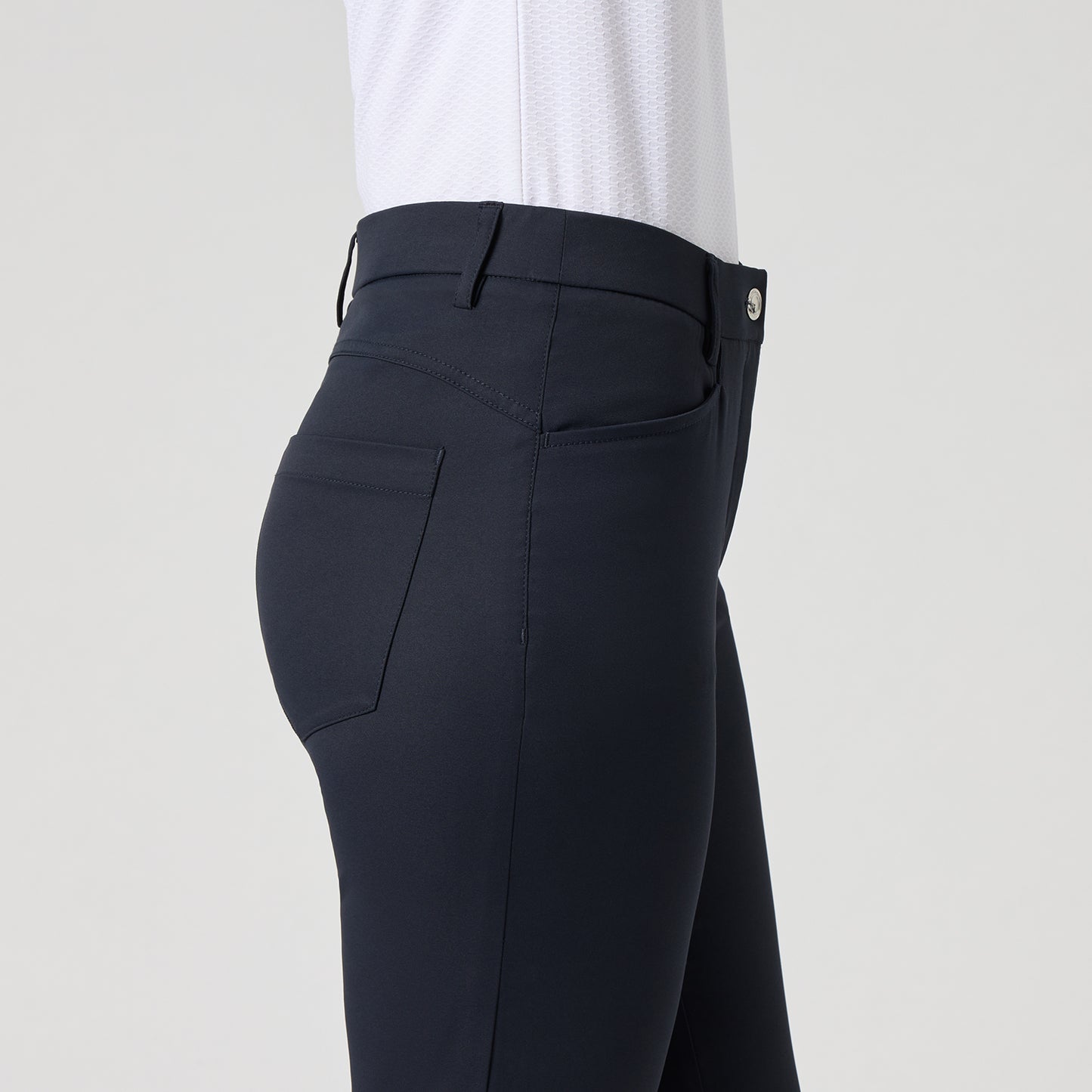 Daily Sports Ladies 7/8 Trousers in Dark Navy Blue - The Wardrobe Essential with Timeless Appeal