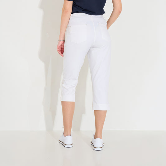 Abacus Ladies Capris - Refined Comfort for On & Off the Course