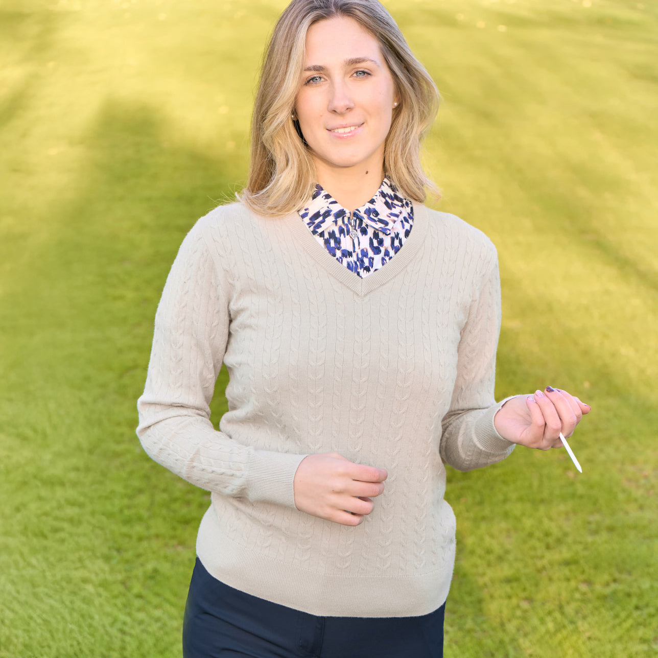 Pure Ladies Cable Knit V-Neck Golf Sweater – Classic Elegance for Confident Play