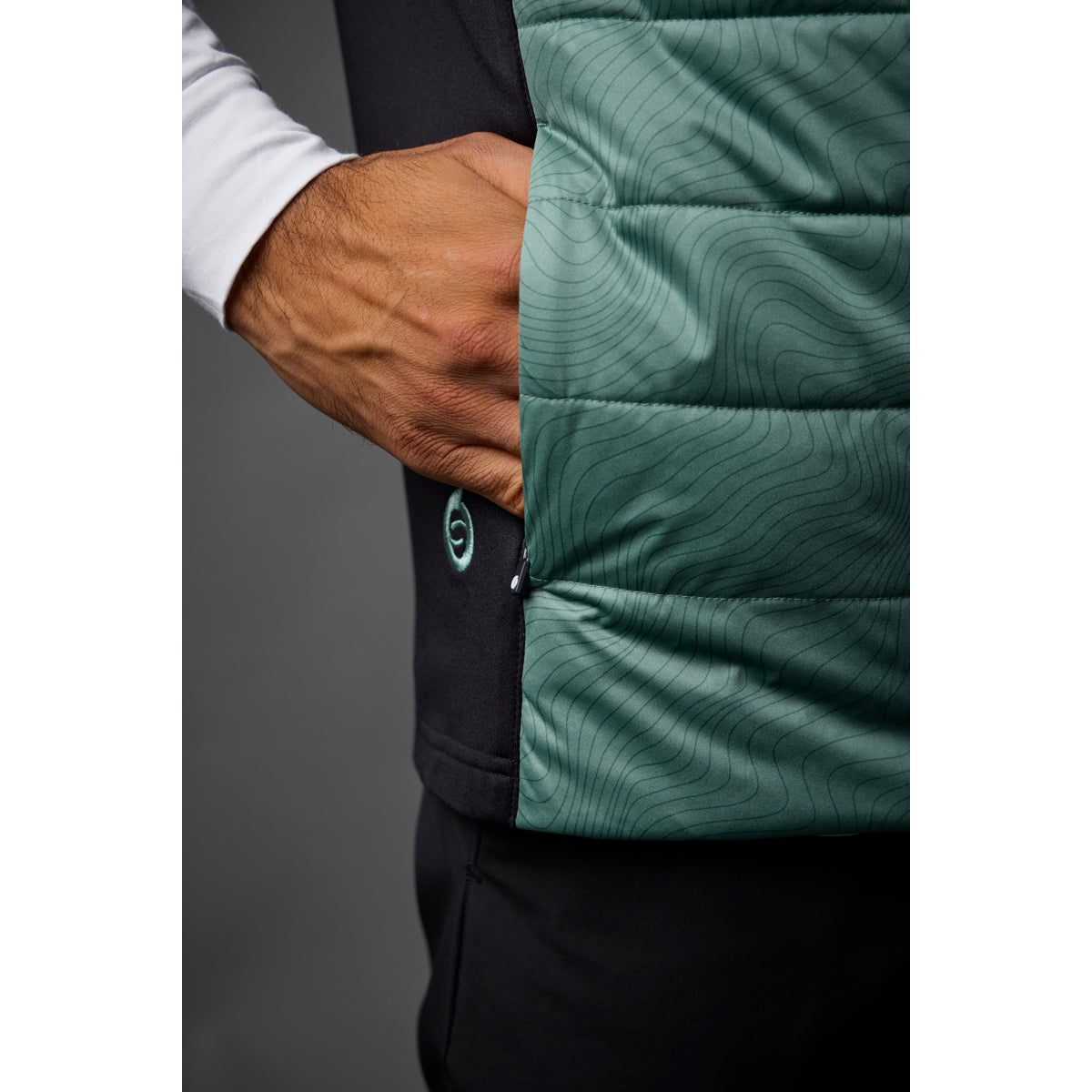 Sunderland Mens Thermal Hooded Gilet with Contrast Stretch Side Panels and a Water Repellent Finish