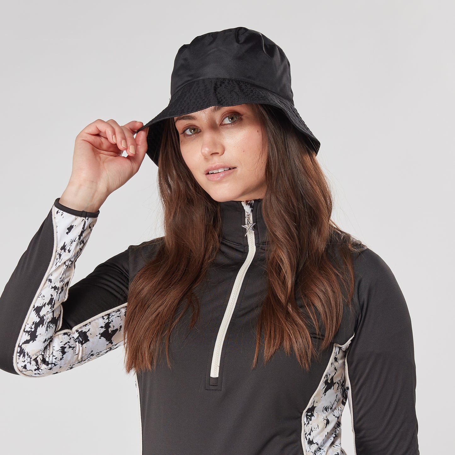 Swing out Sister Womens Packable Waterproof Hat in Black