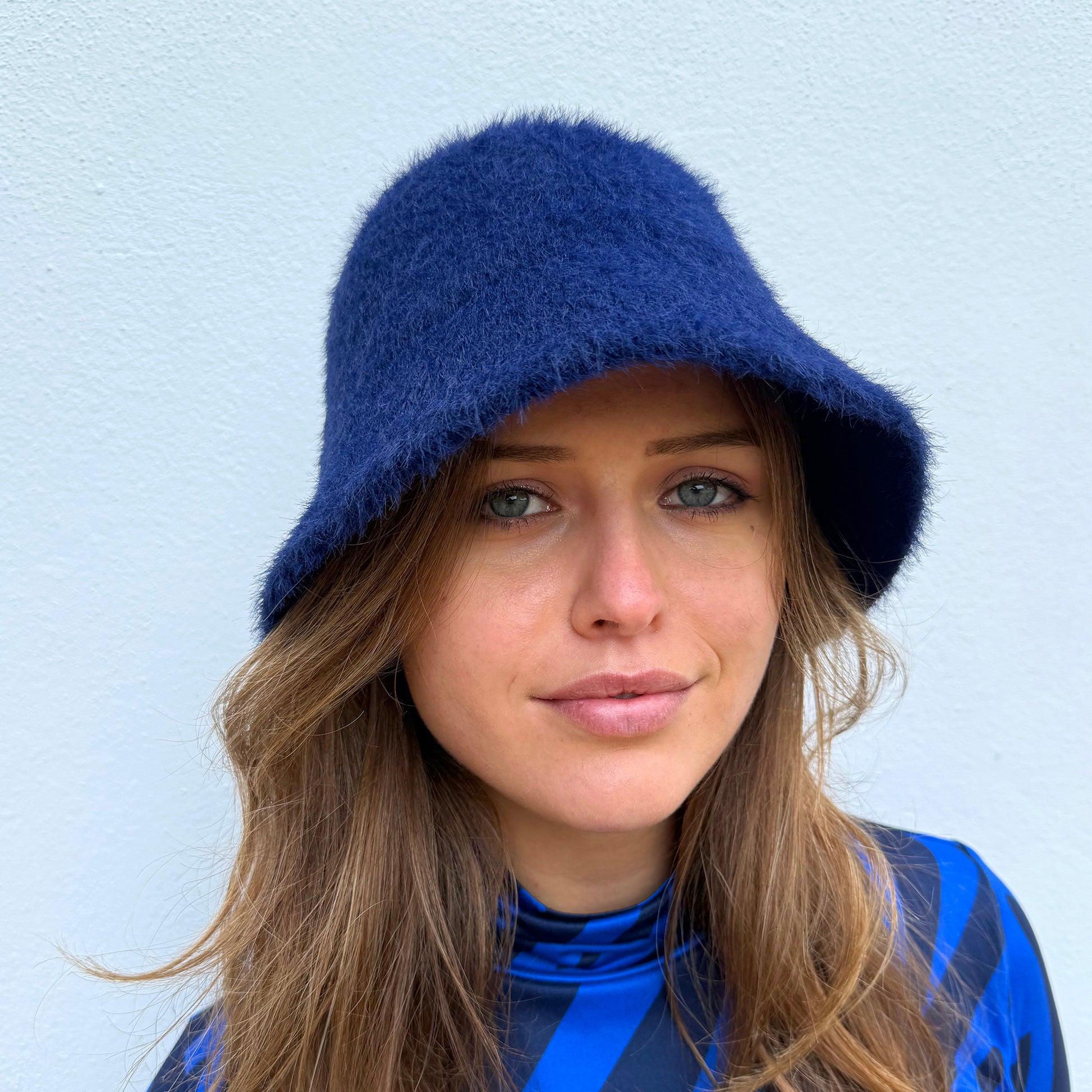 Swing Out Sister Faux Fur Bucket Hat in Navy
