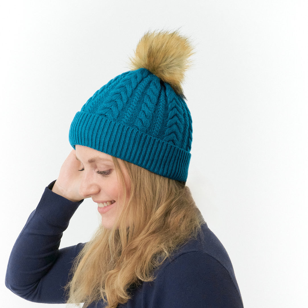 Surprizeshop Ladies Lined Waterproof Bobble Hat with Cable Knit Design