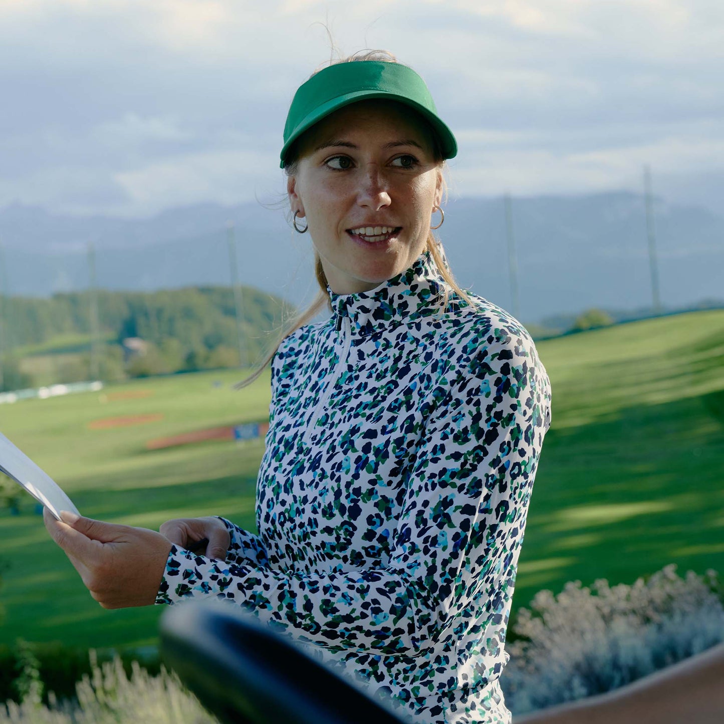Röhnisch Ladies Elegant Zip Neck Stretch Top for Effortless Movement with Every Swing