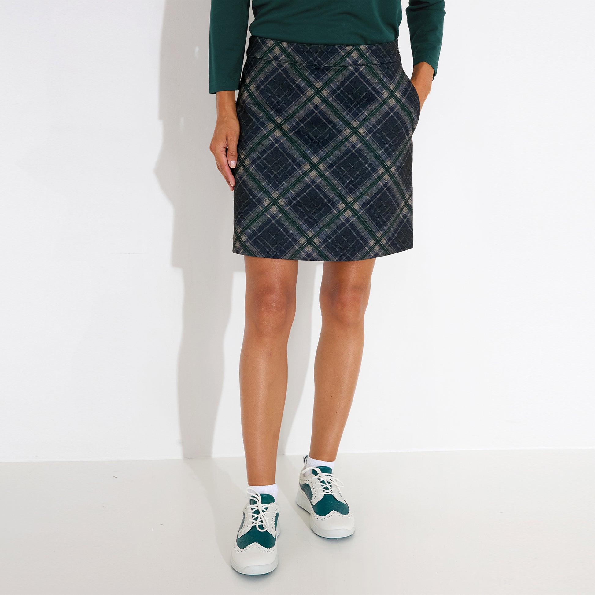 Abacus Ladies Pull-On Skort with Striking Tartan Print - Comfortable & Ready for the Course