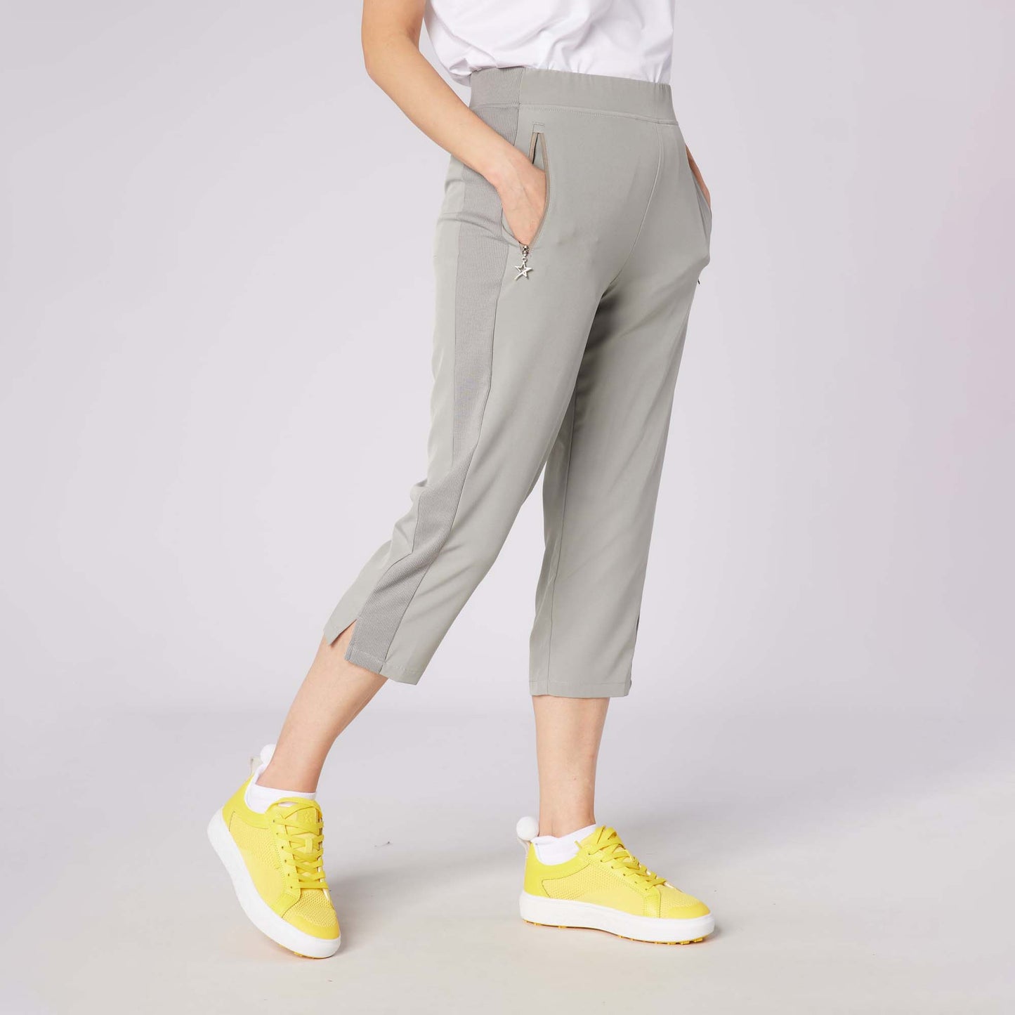 Swing Out Sister Ladies Rita Lightweight Pull-On Capris in Elephant