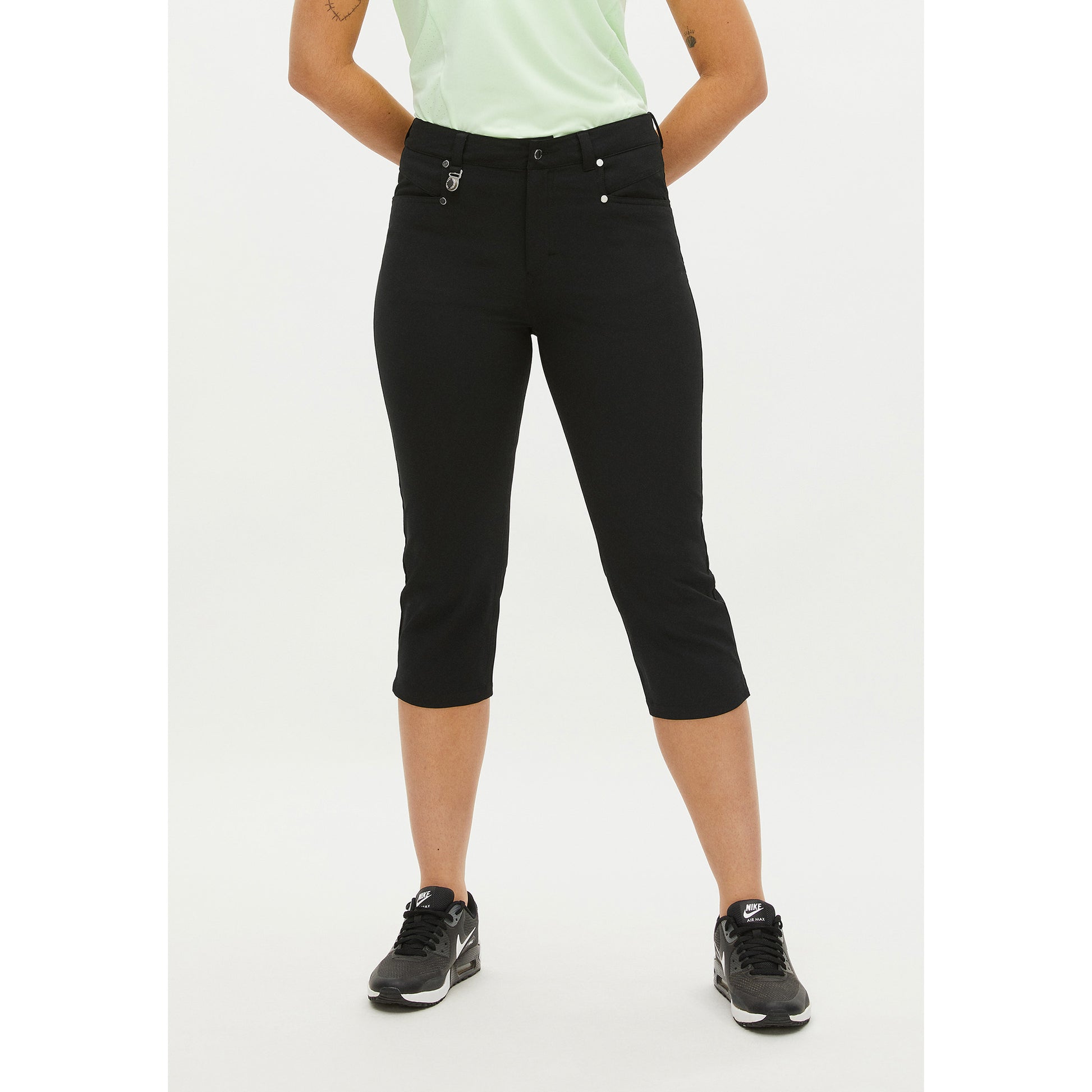 Rohnisch Ladies Chic Slim-Fit Capris in Black – GolfGarb