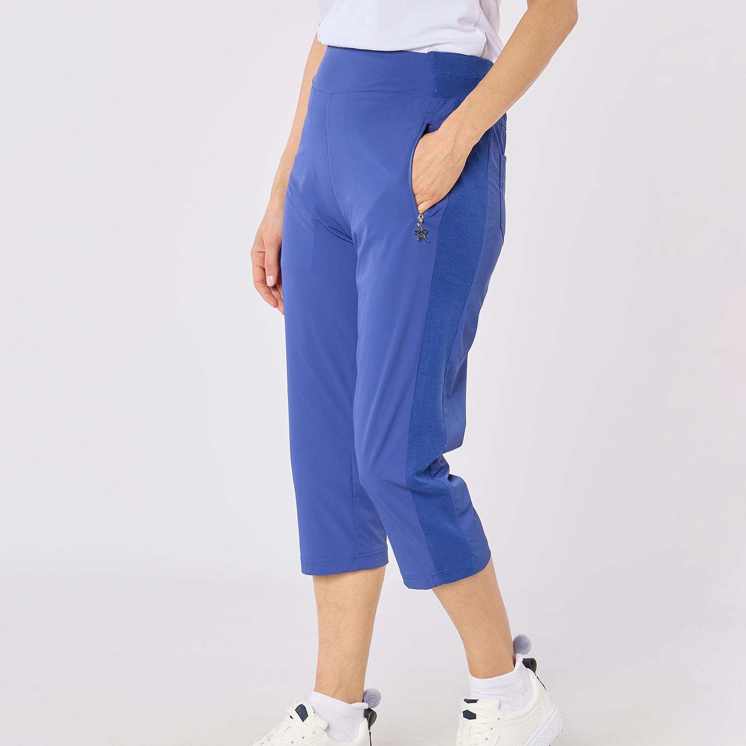 Swing Out Sister Ladies Pull-On Capris - Stretch Woven Comfort for Effortless Movement