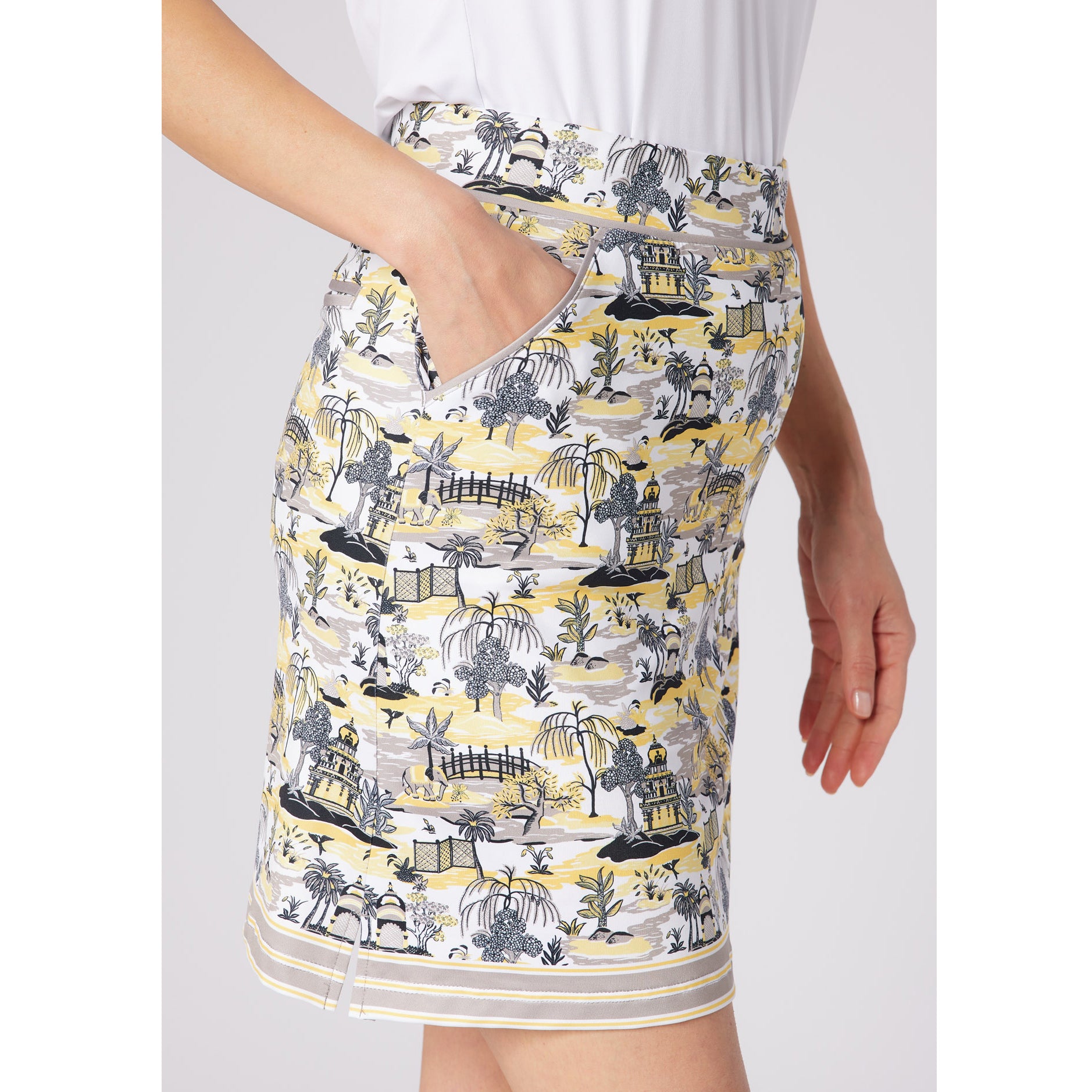 Swing Out Sister Ladies Pull-On Skort with Head Turning Print - An Ideal Choice For Active Days