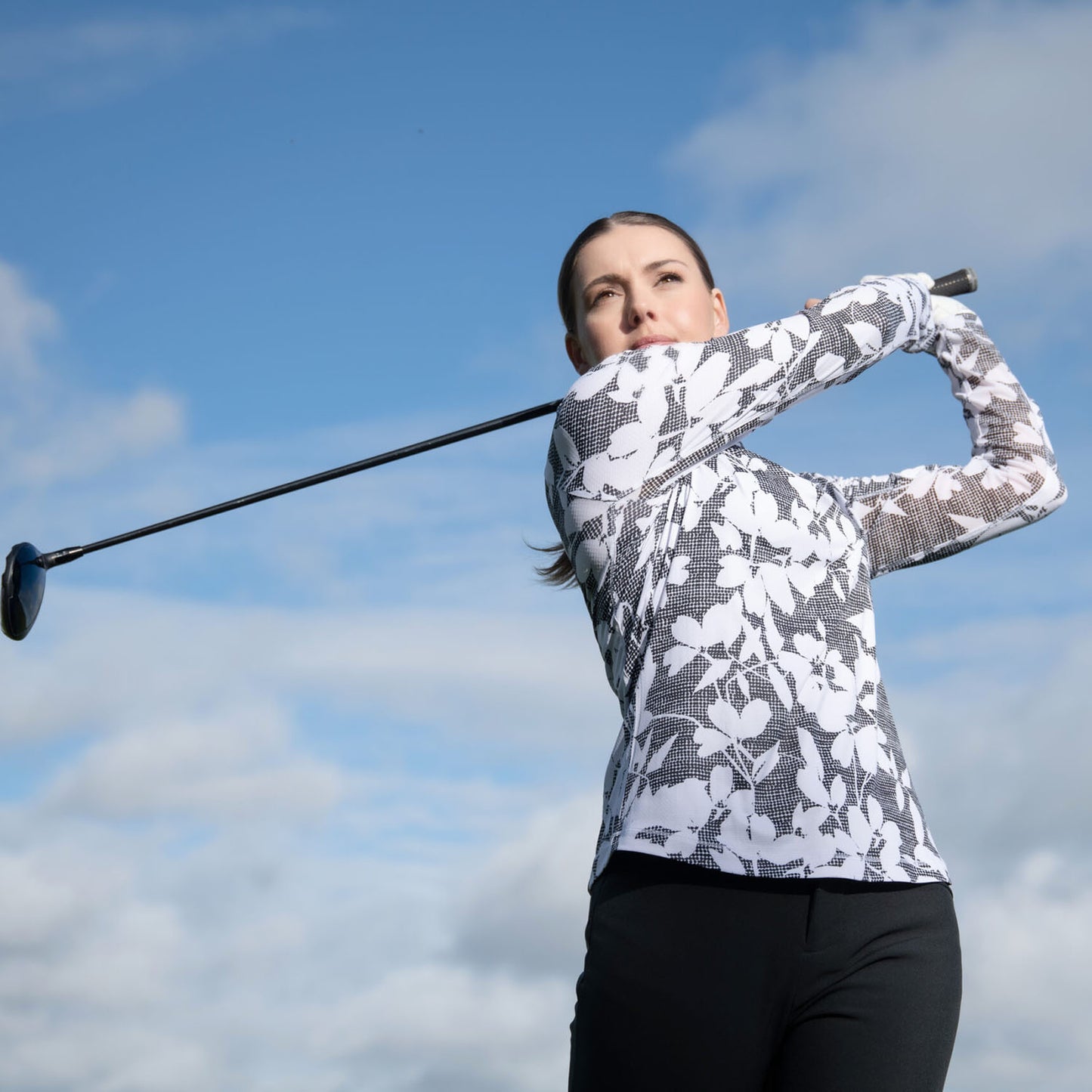 Callaway Ladies Sun Protection Top in Black and White Abstract Floral Print