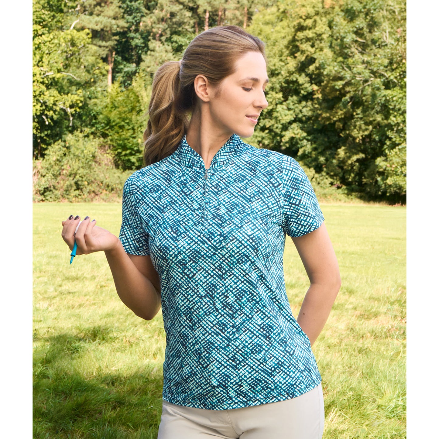 Pure Golf Ladies Sleeveless Polo with Abstract Crosshatch Print for Modern Course Style