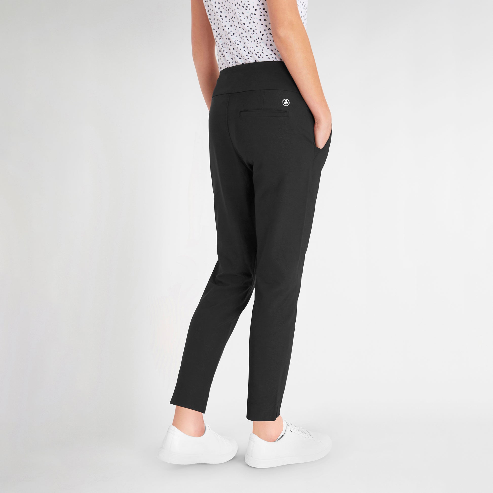 Green Lamb Women's Pull-On Contour 7/8 Trousers in Black
