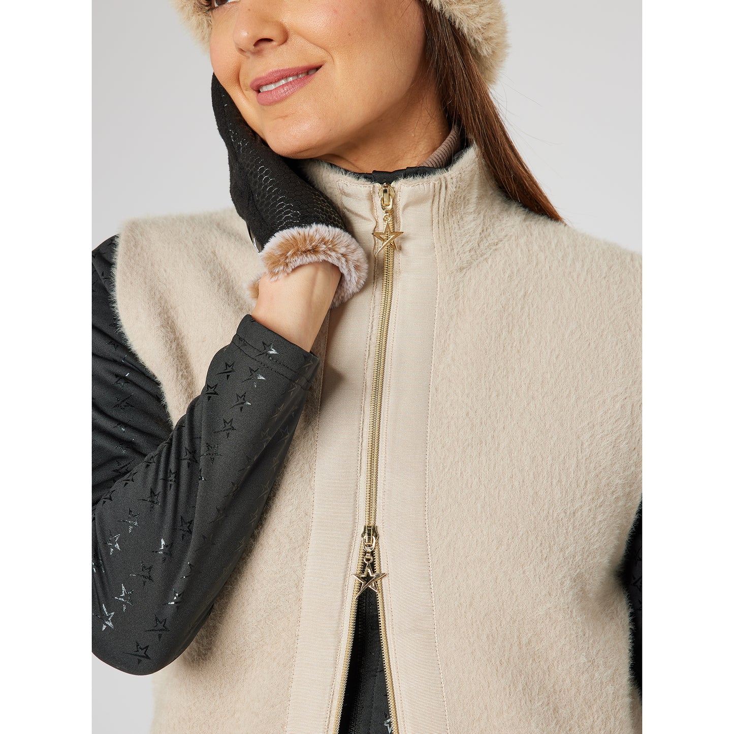 Swing Out Sister Ladies Soft-Stretch Faux Fur Gilet 