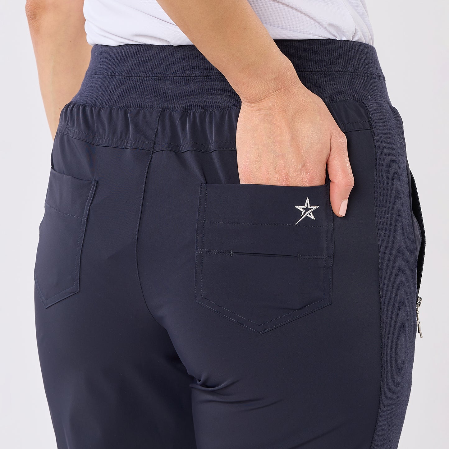 Swing Out Sister Ladies Rita Lightweight Pull-On Capris in Navy