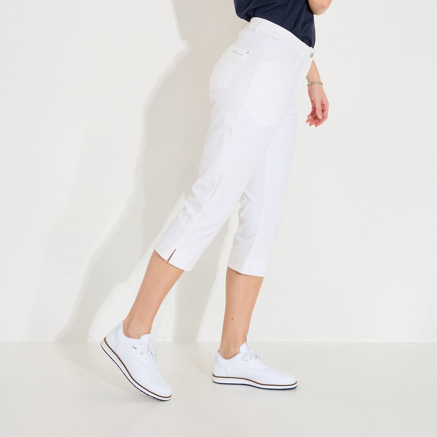 Abacus Ladies Capris - Refined Comfort for On & Off the Course