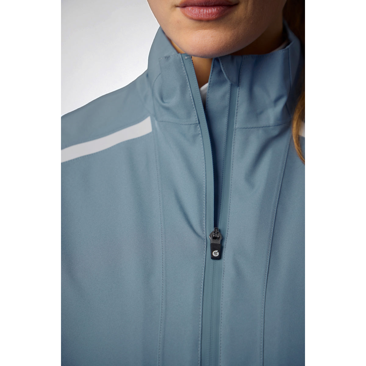 Sunderland Ladies Lightweight Waterproof Jacket - Timeless Protection for Every Round