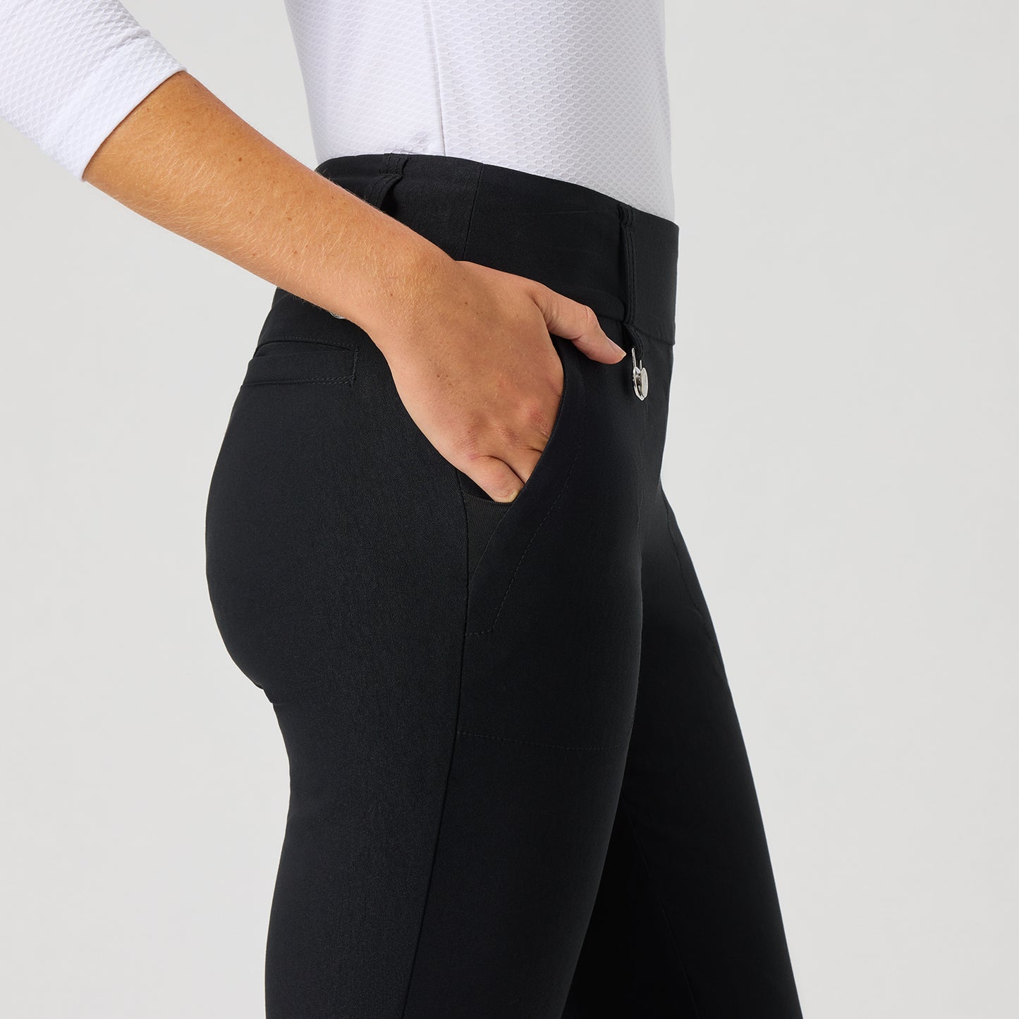 Daily Sports Ladies Pull-On Ankle Trousers with Super-Stretch Finish in Black
