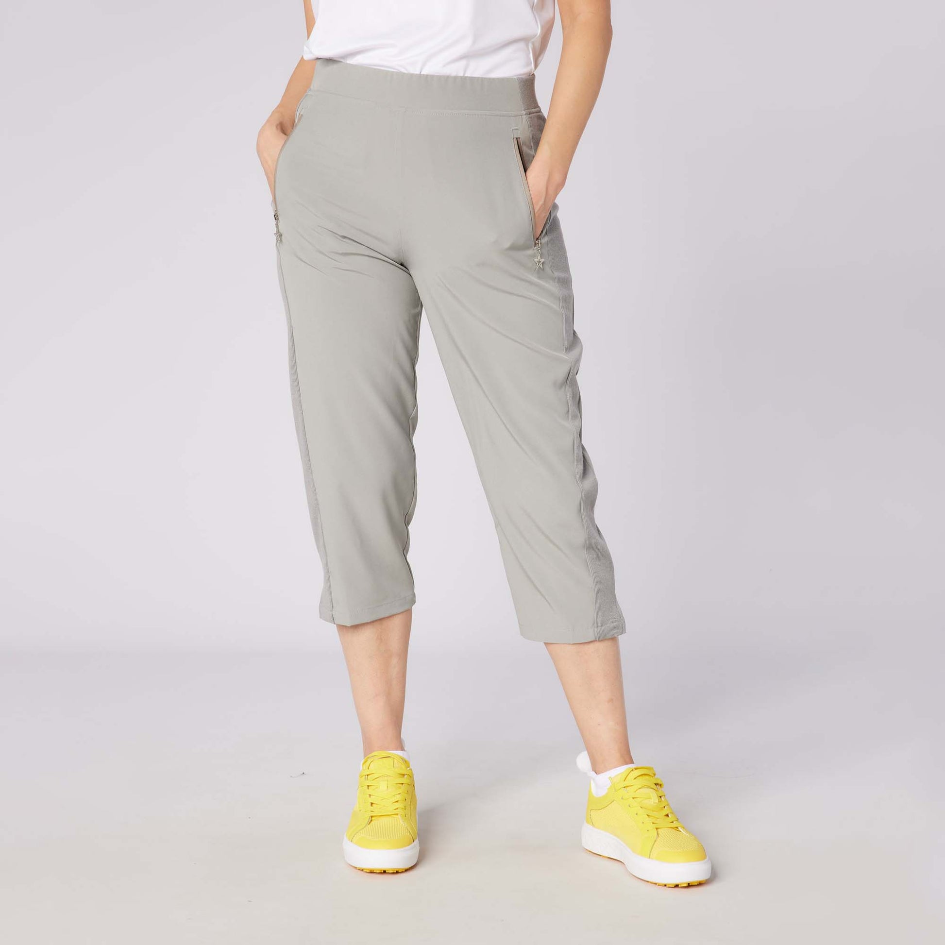 Swing Out Sister Ladies Rita Lightweight Pull-On Capris in Elephant