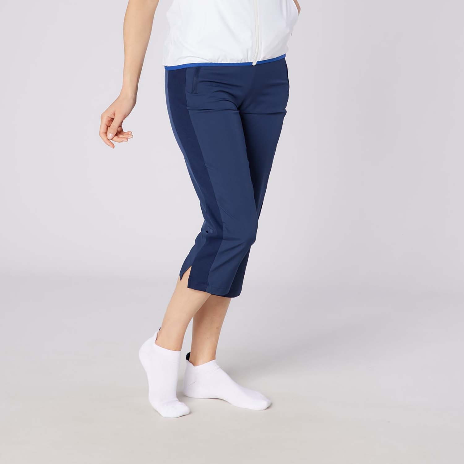 Swing Out Sister Ladies Rita Lightweight Pull-On Capris in Navy