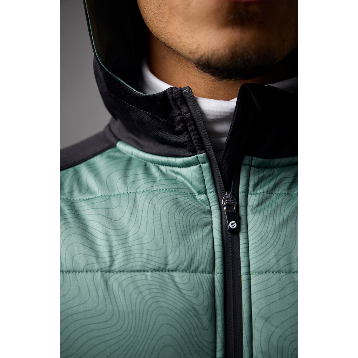 Sunderland Mens Thermal Hooded Gilet with Contrast Stretch Side Panels and a Water Repellent Finish