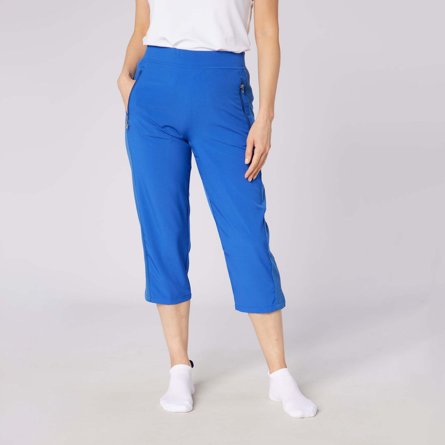 Swing Out Sister Ladies Pull-On Capris - Stretch Woven Comfort for Effortless Movement