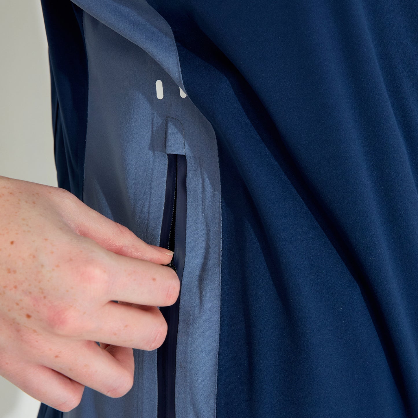 Abacus Ladies Pitch 37.5 Technology Rain Jacket