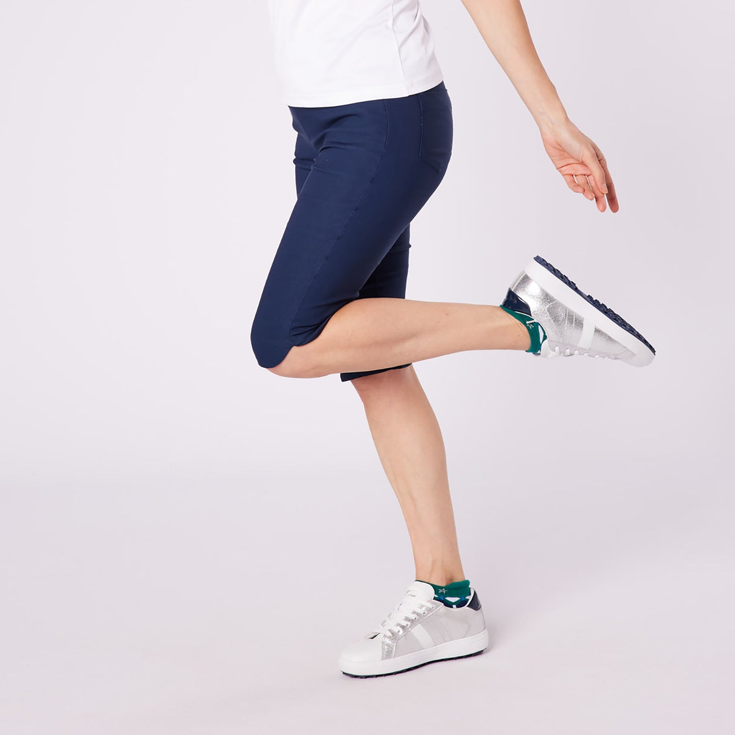 Swing Out Sister Ladies Pull-On Stretch City Shorts in Dark Navy